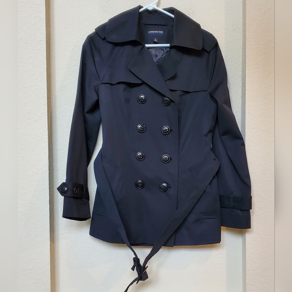 London Fog Women's Black Double-Breasted Belted Trench Coat.  Size Small